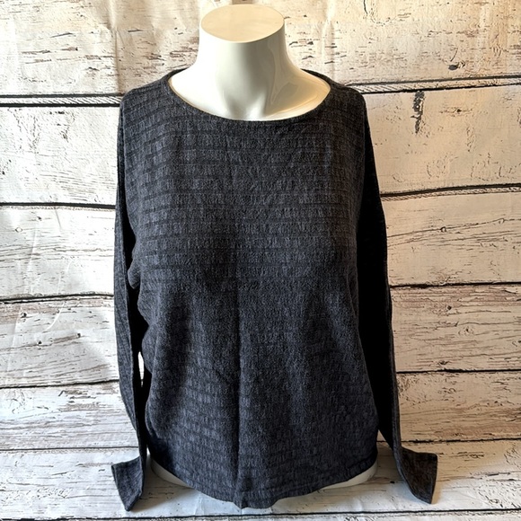 Women’s size small, dark blue shirt, Calme - Picture 1 of 5
